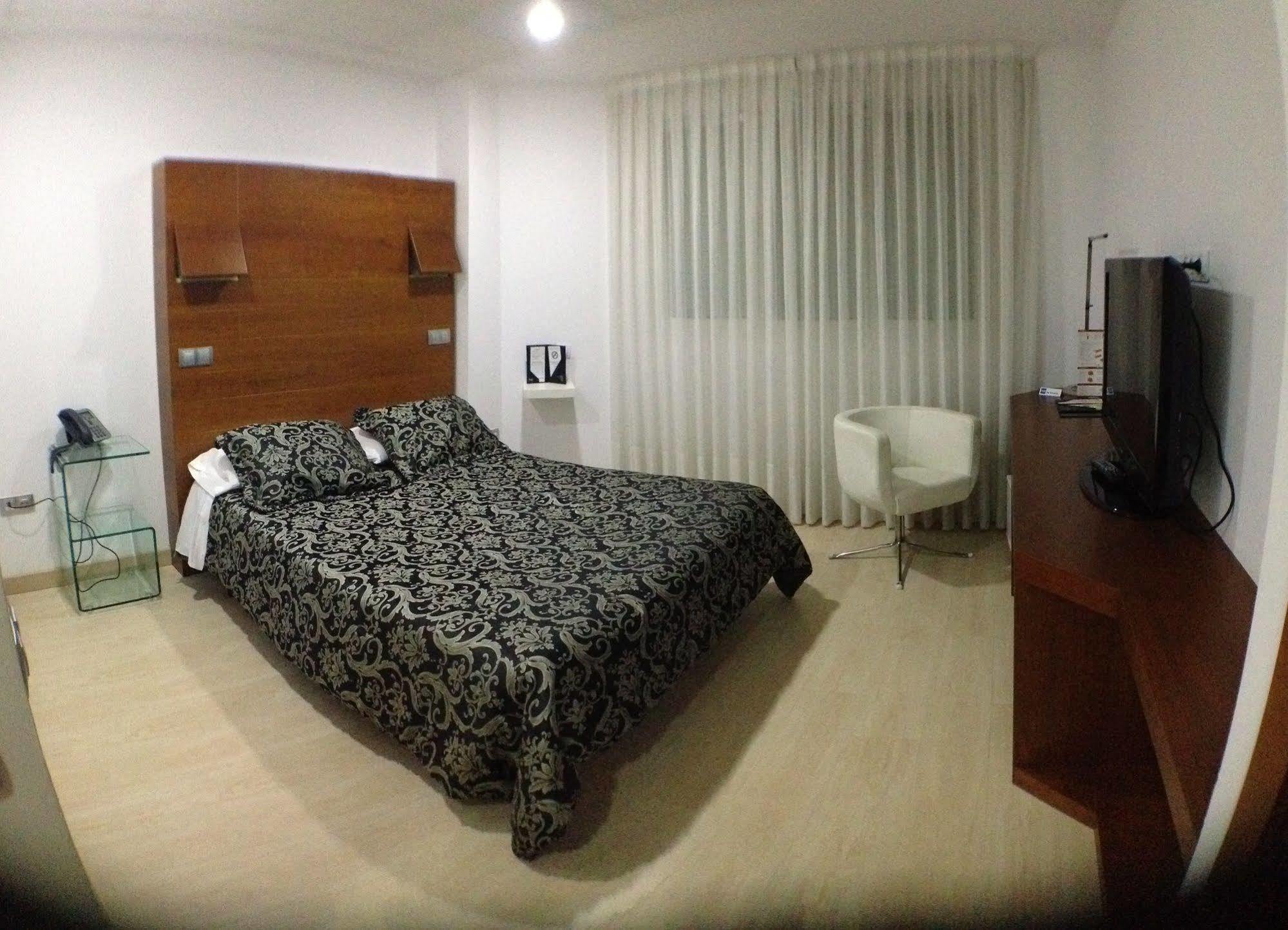 Nap Oviedo Hotel Kültér fotó